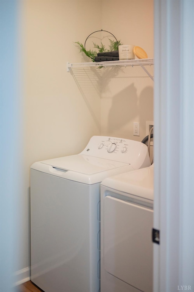 128 Brenleigh Ct Unit 105, Lynchburg, VA 24501 - laundry room with independent washer and dryer