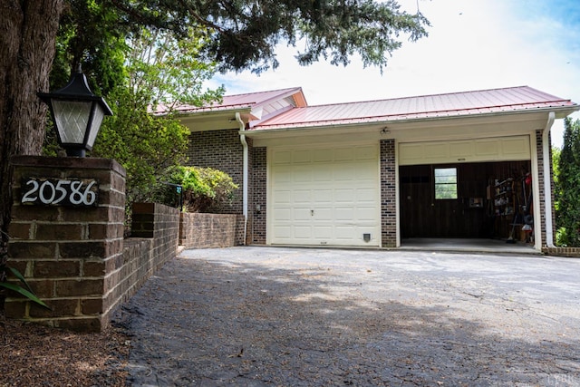 20586 Kings Hwy, Randolph, VA 23962 - garage with driveway