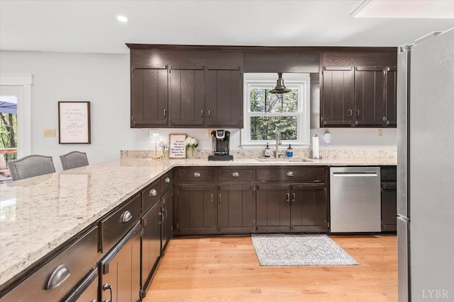 261 Carrington Ln, Roseland, VA 22967 - kitchen featuring stainless steel appliances, a sink, light wood finished floors, plenty of natural light, and recessed lighting