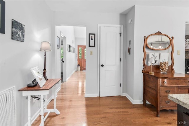 261 Carrington Ln, Roseland, VA 22967 - hallway featuring light wood-style floors and baseboards