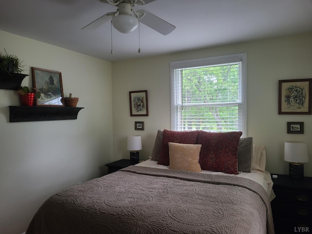 356 Ferguson St, Appomattox, VA 24522 - bedroom featuring a ceiling fan