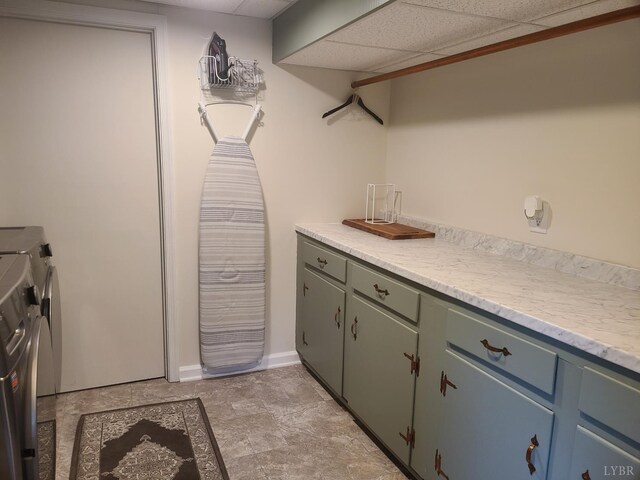 356 Ferguson St, Appomattox, VA 24522 - laundry room featuring washer and dryer and baseboards
