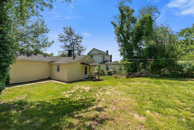 400 Blue Ridge St, Lynchburg, VA 24501 - view of grassy yard