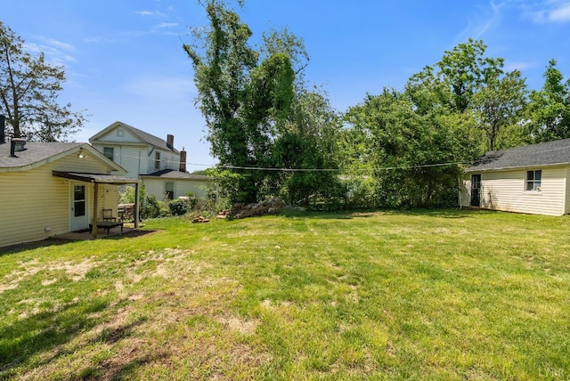 400 Blue Ridge St, Lynchburg, VA 24501 - view of grassy yard