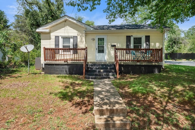 400 Blue Ridge St, Lynchburg, VA 24501 - view of front of house featuring a front yard and a wooden deck