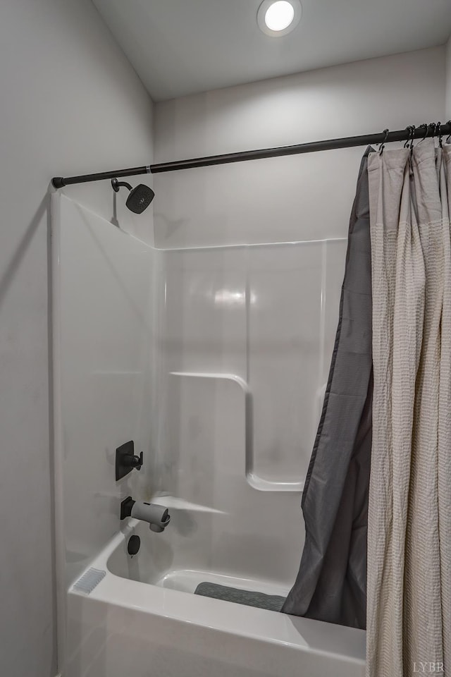 1151 Jefferson Meadows Dr, Forest, VA 24551 - full bath featuring shower / bath combination with curtain