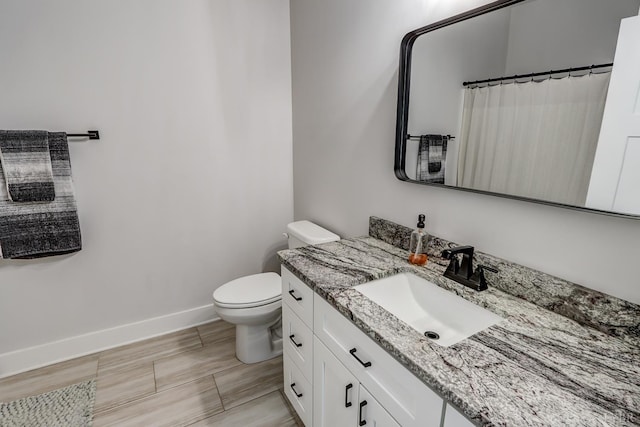1151 Jefferson Meadows Dr, Forest, VA 24551 - full bathroom featuring baseboards, vanity, toilet, and a shower with curtain
