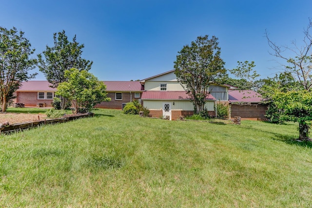 view of grassy yard