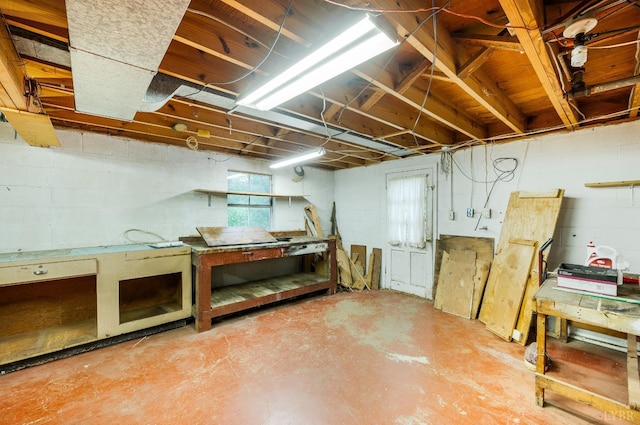 201 Oakland Cir, Lynchburg, VA 24502 - below grade area featuring a workshop area