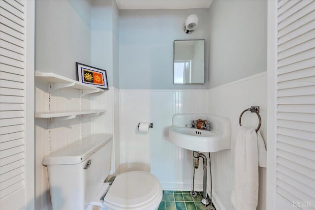 400 E Randolph Pl, Lynchburg, VA 24503 - bathroom with toilet and a wainscoted wall