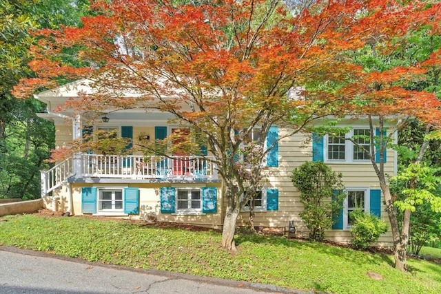 400 E Randolph Pl, Lynchburg, VA 24503 - view of property hidden behind natural elements with a front yard