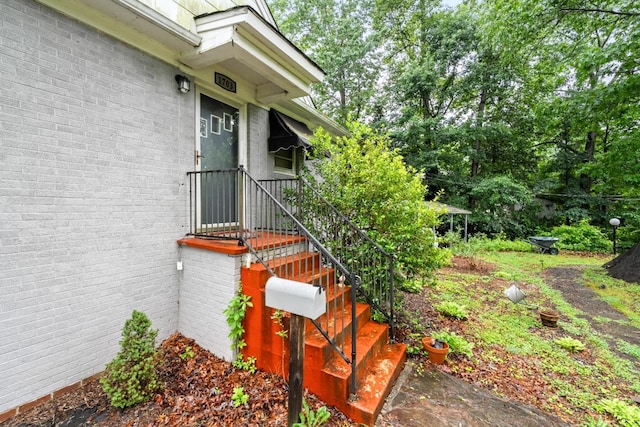 1703 Dale Ave, Altavista, VA 24517 - view of exterior entry with brick siding