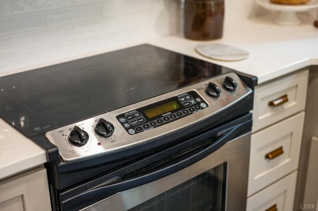 921 Peaksview St, Bedford, VA 24523 - detailed view of stainless steel electric range