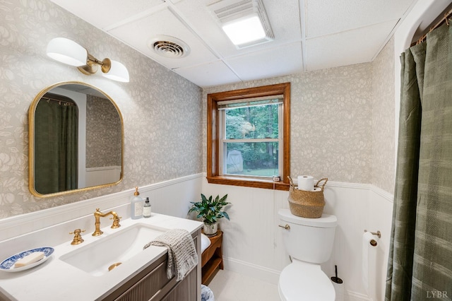 921 Peaksview St, Bedford, VA 24523 - full bathroom featuring wallpapered walls, a wainscoted wall, vanity, toilet, and a shower with curtain