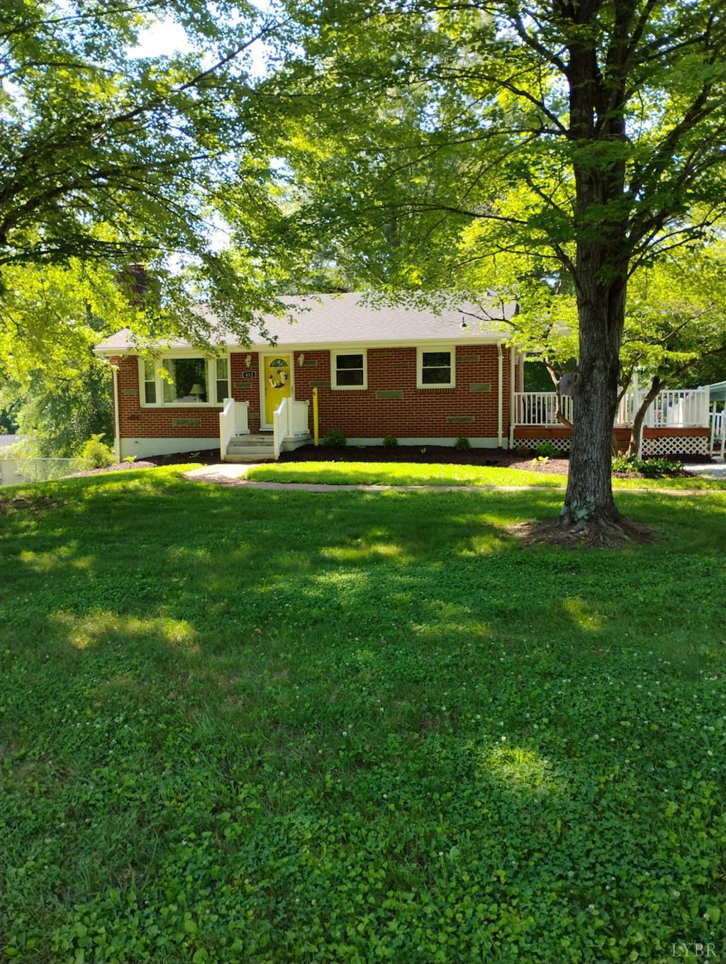 412 Oakwood Dr, Hurt, VA 24563 - photo 1