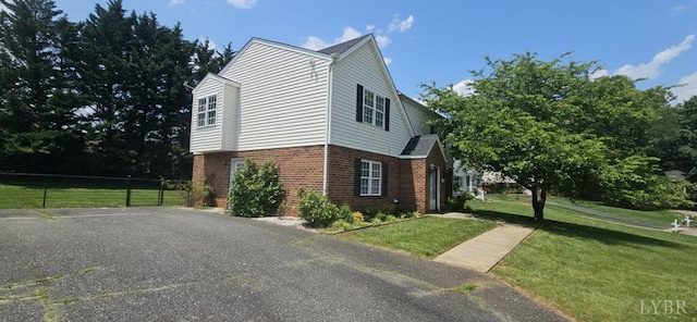 511 Bent Oak Ct, Lynchburg, VA 24502 - view of side of property featuring brick siding and driveway