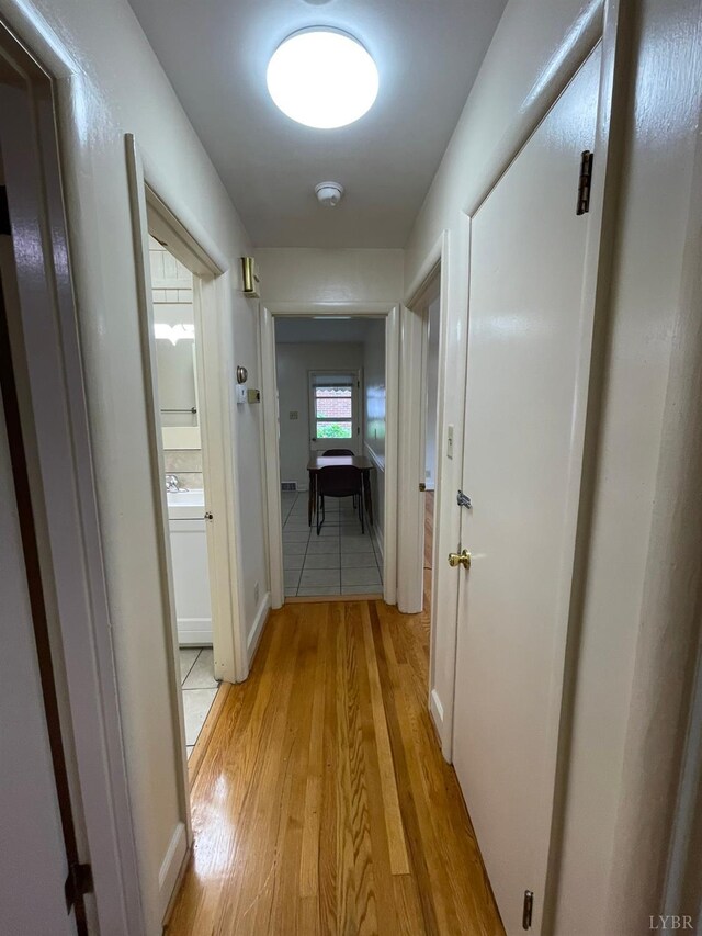 609 Hood St, Lynchburg, VA 24501 - corridor featuring light wood-style floors and baseboards