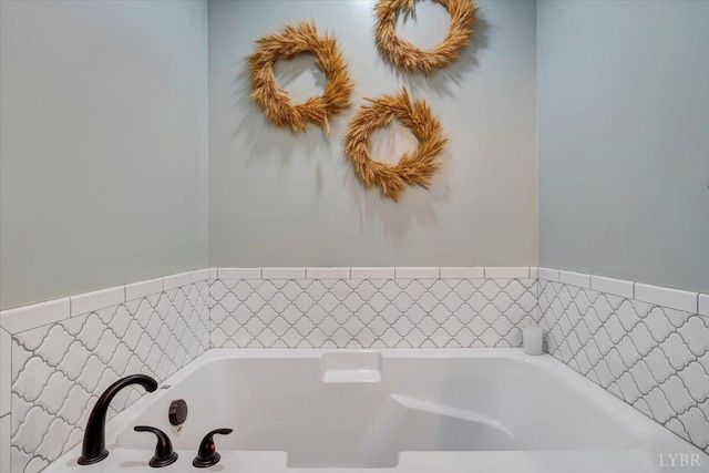 1369 Timberlake Dr, Lynchburg, VA 24502 - full bathroom featuring a bath