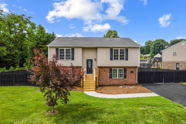 100 Creston Oaks Ct, Forest, VA 24551 - split foyer home with brick siding and driveway