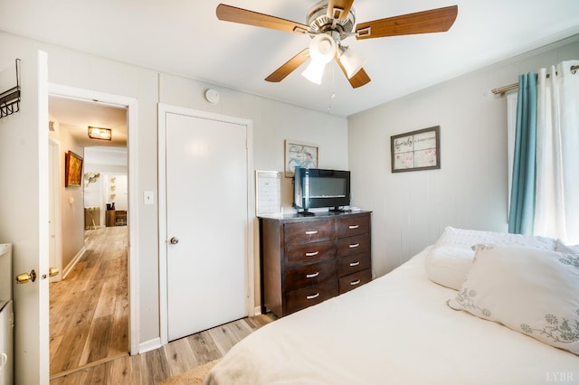 206 Huffmond St, Gretna, VA 24557 - bedroom featuring light wood-style flooring and ceiling fan