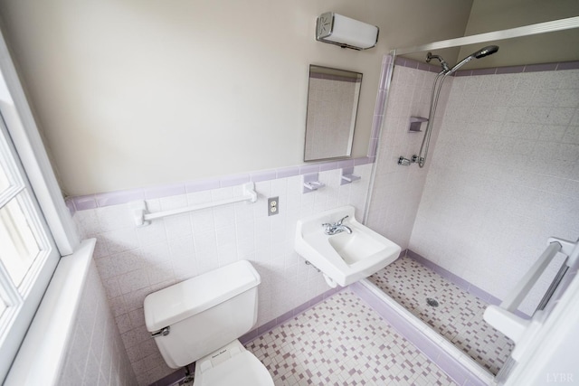 2207 Indian Hill Rd, Lynchburg, VA 24503 - full bathroom featuring tiled shower, a wainscoted wall, and tile walls