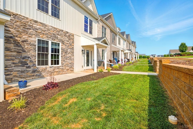 1036 Brownstone Dr, Forest, VA 24551 - view of yard featuring a residential view