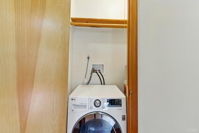 102 SE St, Brookneal, VA 24528 - washroom with washer / clothes dryer