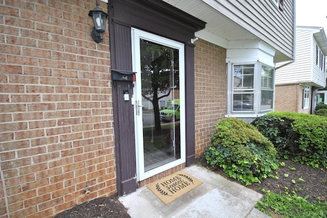 112 E Cadbury Dr, Lynchburg, VA 24501 - doorway to property featuring brick siding
