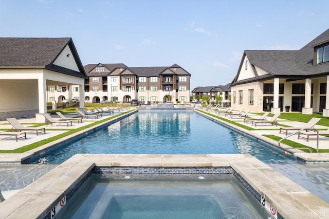 1010 Coles Ct, Forest, VA 24551 - community pool featuring an in-ground hot tub, a patio area, and a residential view