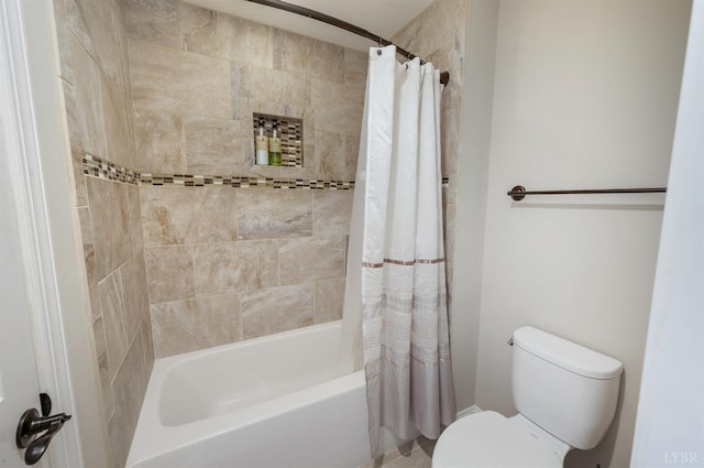 1424 Lake Manor Dr, Forest, VA 24551 - full bath featuring toilet and shower / tub combo with curtain