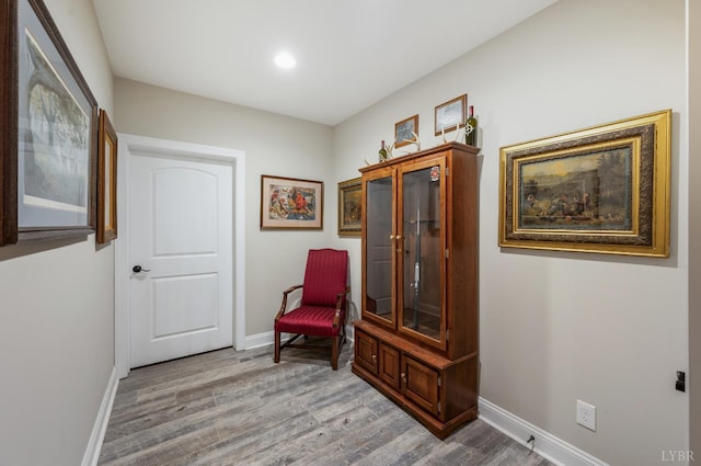 1424 Lake Manor Dr, Forest, VA 24551 - sitting room featuring wood finished floors and baseboards
