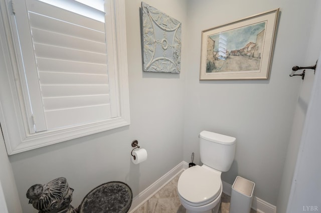 1424 Lake Manor Dr, Forest, VA 24551 - bathroom with baseboards and toilet