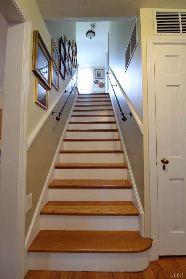 1538 Redfields Rd, Appomattox, VA 24522 - view of staircase