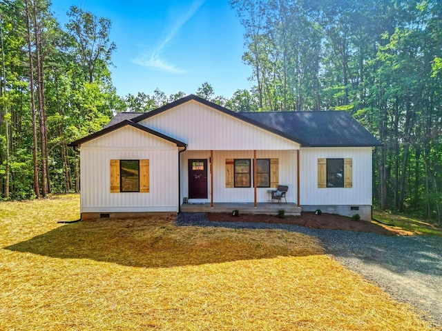 201 Thomas Rd, Lynchburg, VA 24501 - modern farmhouse featuring covered porch, crawl space, and a shingled roof
