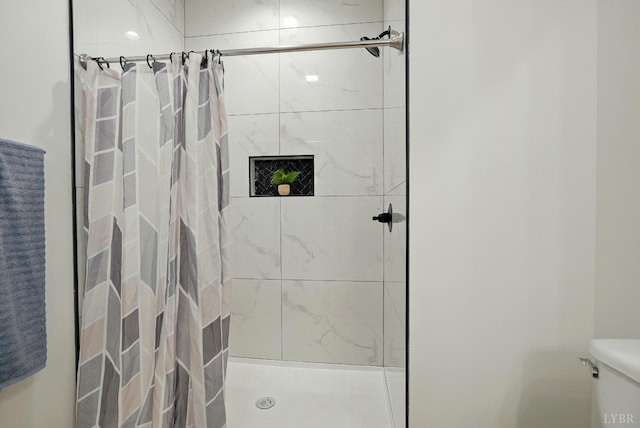 201 Thomas Rd, Lynchburg, VA 24501 - bathroom featuring a tile shower