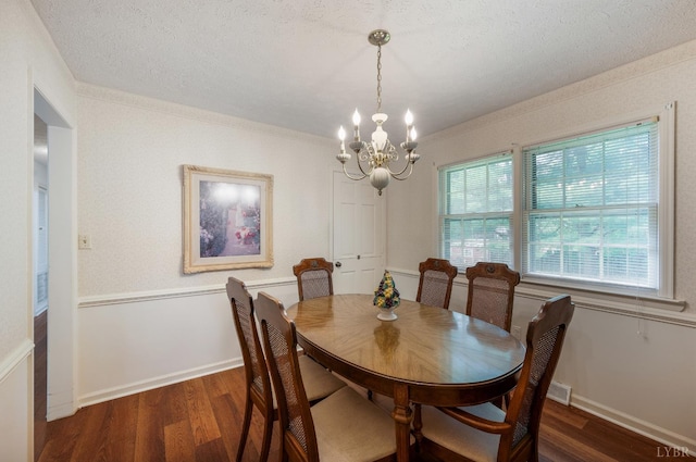 313 Robin Dr, Lynchburg, VA 24502 - dining area featuring a chandelier, wood finished floors, and ornamental molding