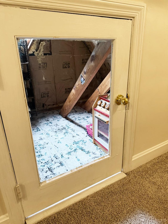 1309 Cherokee Ave, Lynchburg, VA 24502 - detailed view of baseboards and carpet