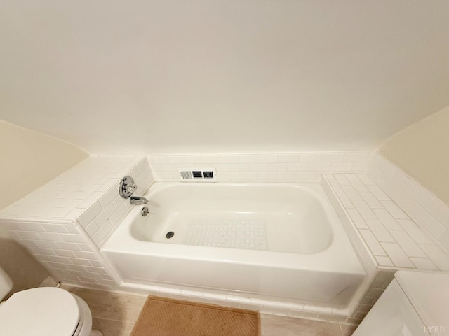1309 Cherokee Ave, Lynchburg, VA 24502 - full bathroom featuring toilet and a bath