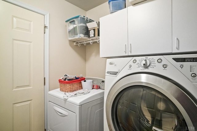 158 Salisbury Cir, Lynchburg, VA 24502 - laundry area with cabinet space and washing machine and clothes dryer