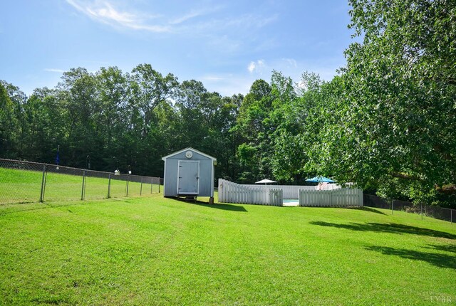 1769 Izaak Walton Rd, Madison Heights, VA 24572 - fenced backyard featuring a shed