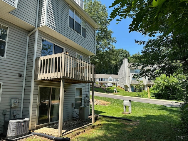 6 Jefferson Village Dr, Forest, VA 24551 - rear view of house featuring a yard and a balcony