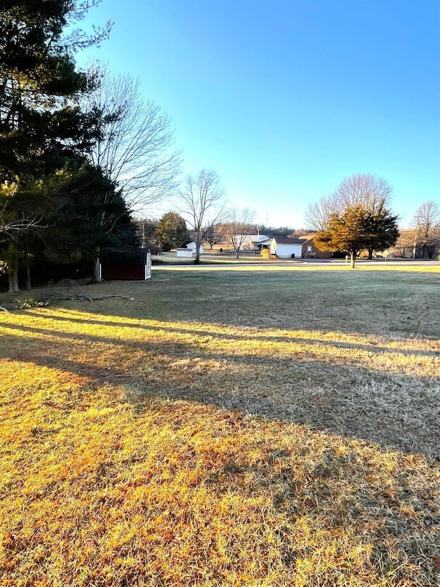 1102 Smith St, Bedford, VA 24523 - view of grassy yard