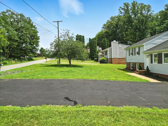 2824 Hawkins Mill Rd, Lynchburg, VA 24502 - view of grassy yard