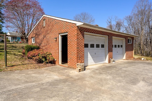 625 Sherman Dr, Lynchburg, VA 24502 - garage featuring concrete driveway
