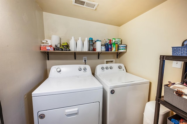 899 Brook St, Lynchburg, VA 24501 - laundry room featuring washer and clothes dryer