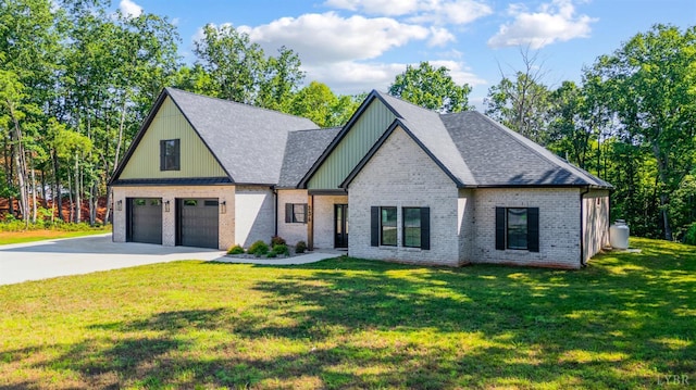 336 Somerset Dr, Appomattox, VA 24522 - view of front facade featuring driveway, a front yard, and brick siding