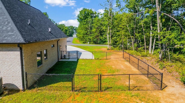 336 Somerset Dr, Appomattox, VA 24522 - view of yard featuring a gate