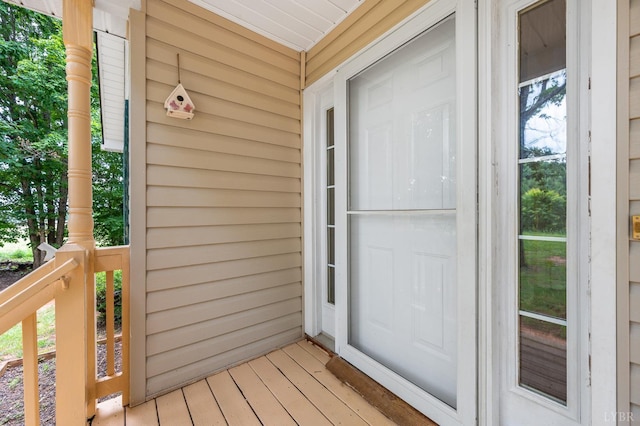 1279 Buck Creek Rd, Appomattox, VA 24522 - doorway to property featuring a porch