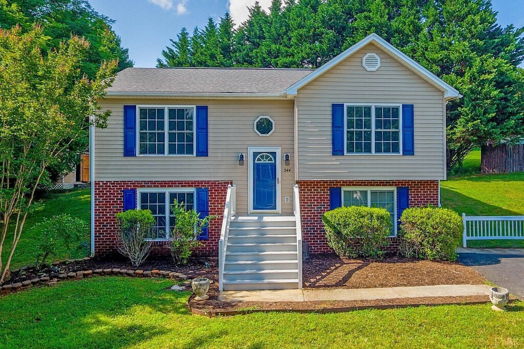 344 Blackhawke Dr, Lynchburg, VA 24502 - photo 1