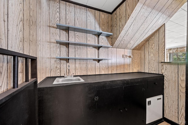 201 Windsor Rd, Lynchburg, VA 24502 - walk in closet featuring bar